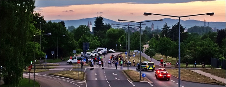 ... raus aus der City - Schwanheim :-) - Foto Simon Reichel 2025